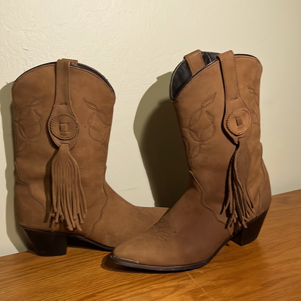 Oak tree, farm suede, western boot